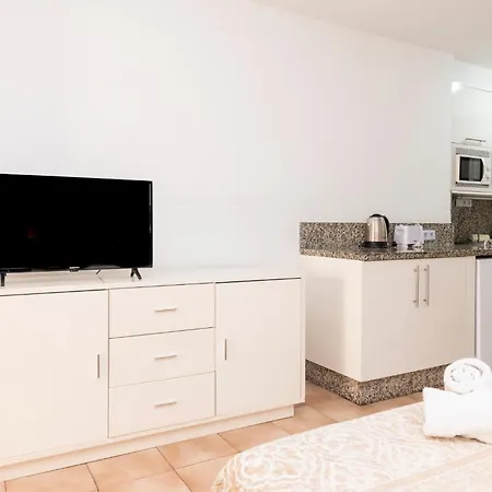 Tranquil Castle Harbour Apartment Los Cristianos (Tenerife)