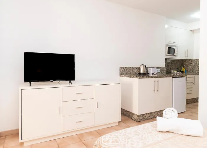 Tranquil Castle Harbour Apartment Los Cristianos (Tenerife)